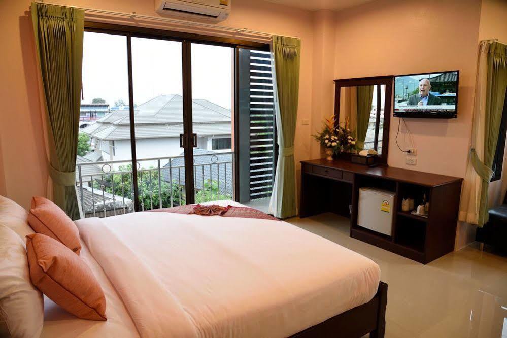 Krabi Phetpailin Hotel Exterior photo